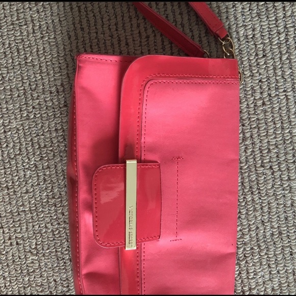 Cosmetics clutch. Color: Salmon. - Picture 2 of 3